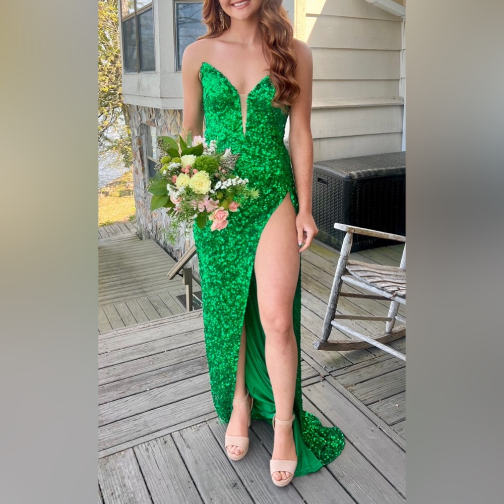 💚SHERRI HILL💚